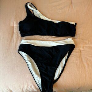 Cupshe Back/White One Shoulder Bikini Set- size medium